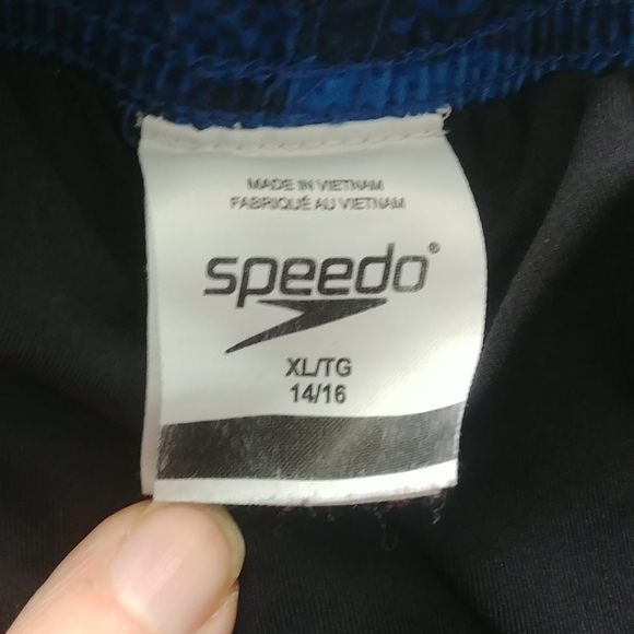 Bundle 3 🏀 shorts/ADDIDAS, SPEEDO & HURLEY - Picture 6 of 11